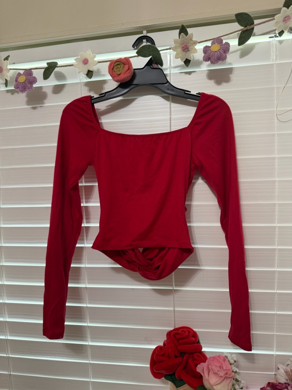 Windsor Red Twist-Front Long Sleeve Crop Top - Picture 2 of 3